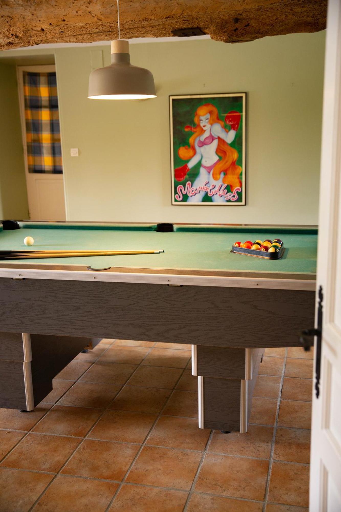 The East Wing - Carcassonne Villa Montreal  ภายนอก รูปภาพ