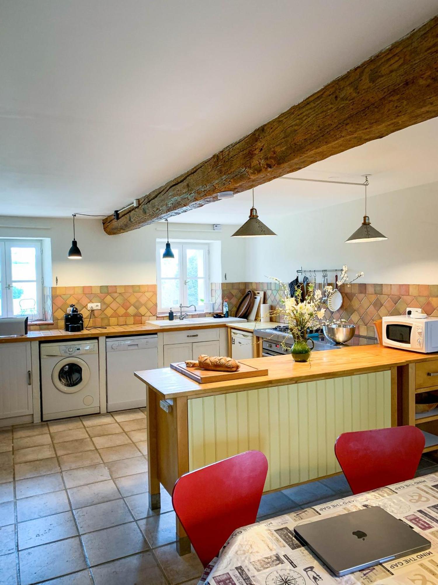 The East Wing - Carcassonne Villa Montreal  ภายนอก รูปภาพ